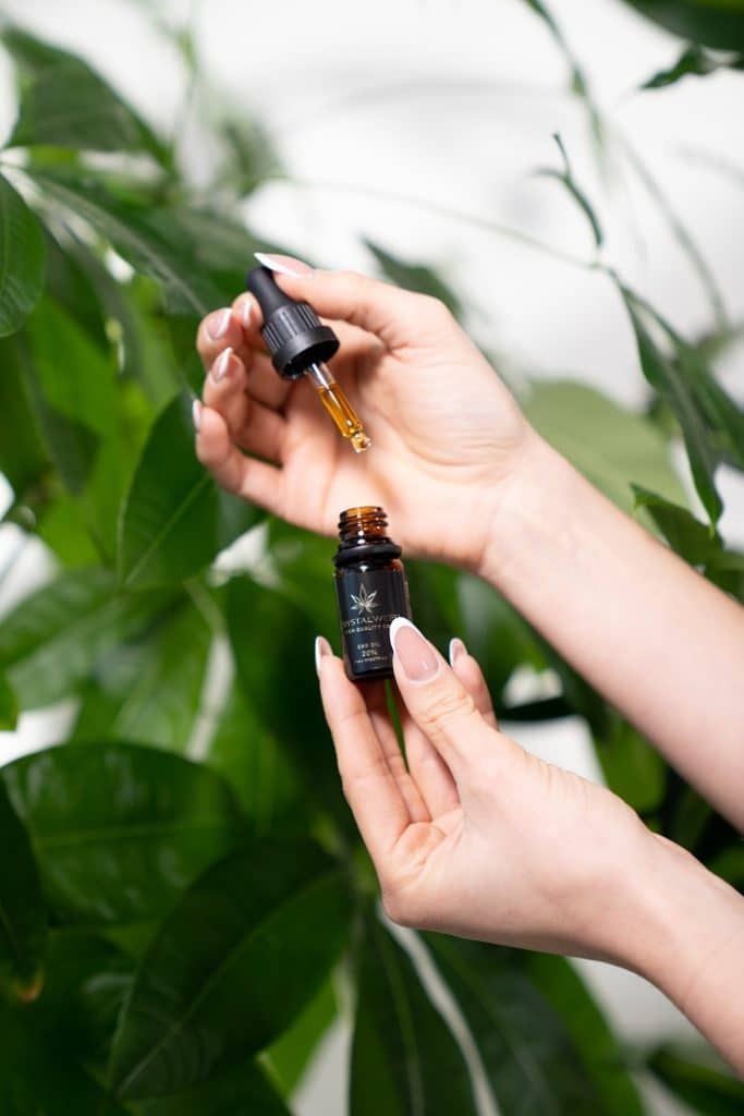 gocce di olio di CBD da dare al gatto